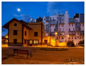 Vista nocturna a la Estación del Vasco - Mieres (Fot: José Ramón Viejo)