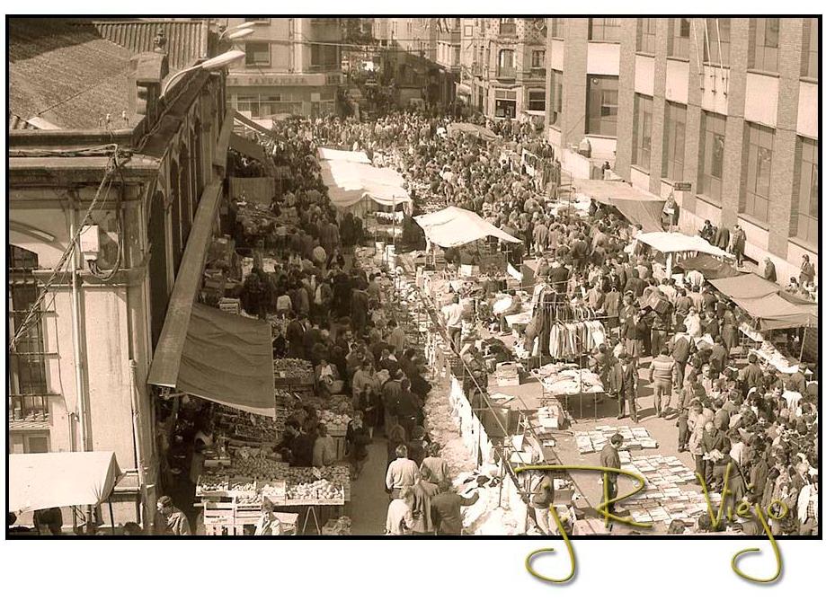 Mercado dominical en la Plaza de Abastos | José Ramón Viejo