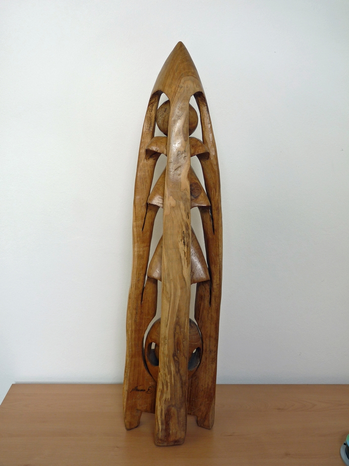 Autor: Mauro Rodríguez (Escultura en madera, altura 0,80cm)