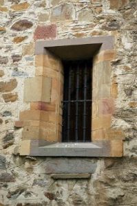 Detalle ventana Santuario Mártires Valdecuna