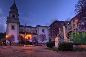 Iglesia de San Juan Bautista y Monumento a Teodoro Cuesta (Fot. Carlos Salvo - AF Semeya)