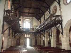 Interior Iglesia de San Claudio de Bustiello