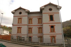 Lateral Chalet de Rafael del Riego