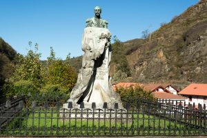 Monumento Marques de Comillas - Bustiello ( Fot: J.Vazquez - AF Semeya)