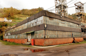 Oficinas, vestuario y lampisteria de Pozo Espinos