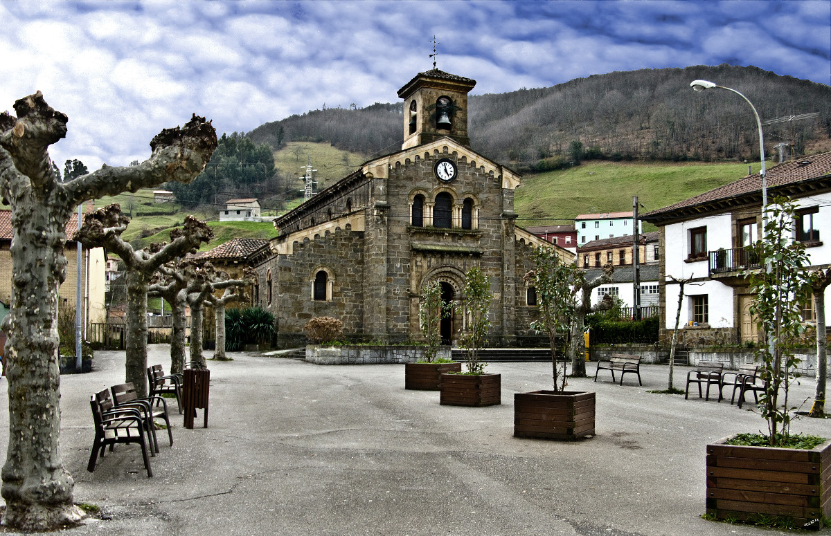 Plaza e Iglesia de Santa Eulalia (AF Semeya)