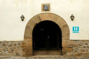 Puerta Palacio Bernardo de Miranda