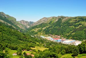 Vista a Bulloso y Baiña (Fot.: Asoc. Cultural Los Averinos).