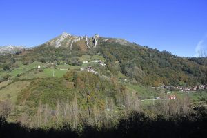 Vista del Picu Frae desde la Senda de Sierra de Llagos  (Fot.: Cheluis - AF Semeya).