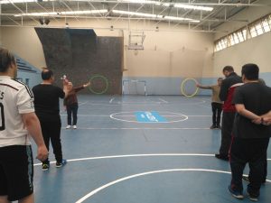 Actividades deportivas en el Polideportivo de Oñón con usuarios del Centro de Salud Mental de Mieres