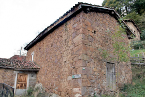 Cuadra, pajar y cocina de leña - Casares, Uxo