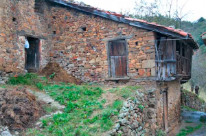 Cuadra y pajar de La Llonga - Santa Rosa