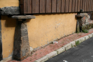Detalle de los pegoyos Panera de Ablaña de Abaxo - Lloreo