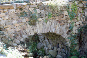 Detalle puente del Palacio d´Arriba - Cenera