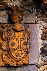 Escudo de la Casona de los Bernaldo de Quriós - Santa Cruz (Fot: Ana Belén Rodríguez - AF Semeya)