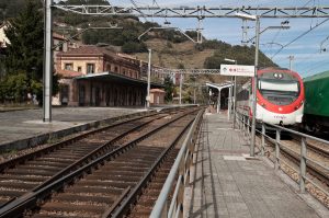 Estación Ferroviaria - Uxo (Fot: Julio Fernández Ferrero - AF Semeya)