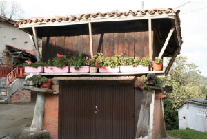 Hórreo de Uriendes en Uxo