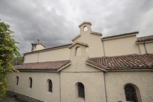 Lateral Iglesia de Santa María de Figareo (Fot. Kasis - AF Semeya)