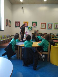 Leo cuentacuentos para centros escolares en la Biblioteca de Mieres