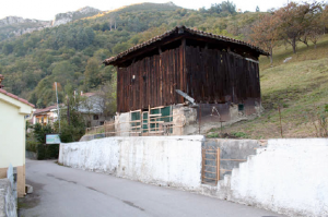 Pajar de madera de Baiña 