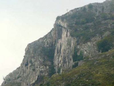 antiles calizos en la zona noroeste de Mieres.