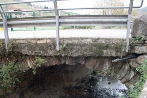 Puente donde se descubrió el Petroglifo de Cenera