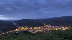 Vistas nocturnas a Mieres del Camín (Fot: Cheluis - AF Semeya)