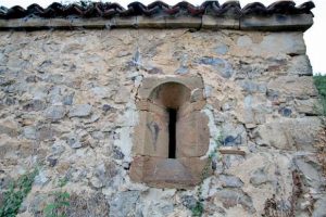 Detalle de la capilla de Santolaya, Urbiés