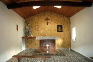 Interior de la capilla del Santo Ángel de la Guarda, Vil.lar, Gal.legos