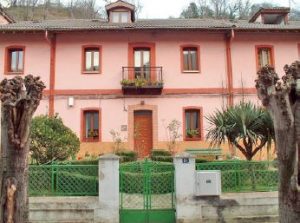 Frontal Casa de los Jardines