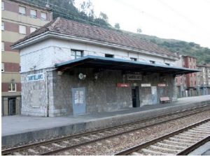Marquesina y Vista Lateral de la Estación de Santuyano