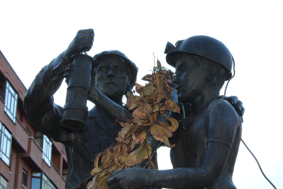 Detalle Monumento al Minero Jubilado