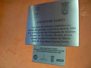 Placa informativa Atenéu de Turón