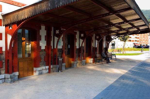 LA ESTACIÓN DEL VASCO Marquesina