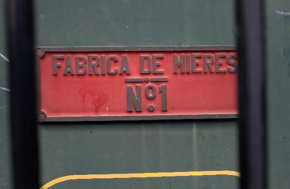 LOCOMOTORA DE VAPOR FM 102 Mieres Detalle