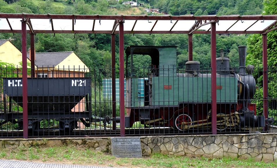 LOCOMOTORA DE VAPOR TURON 3 Turón