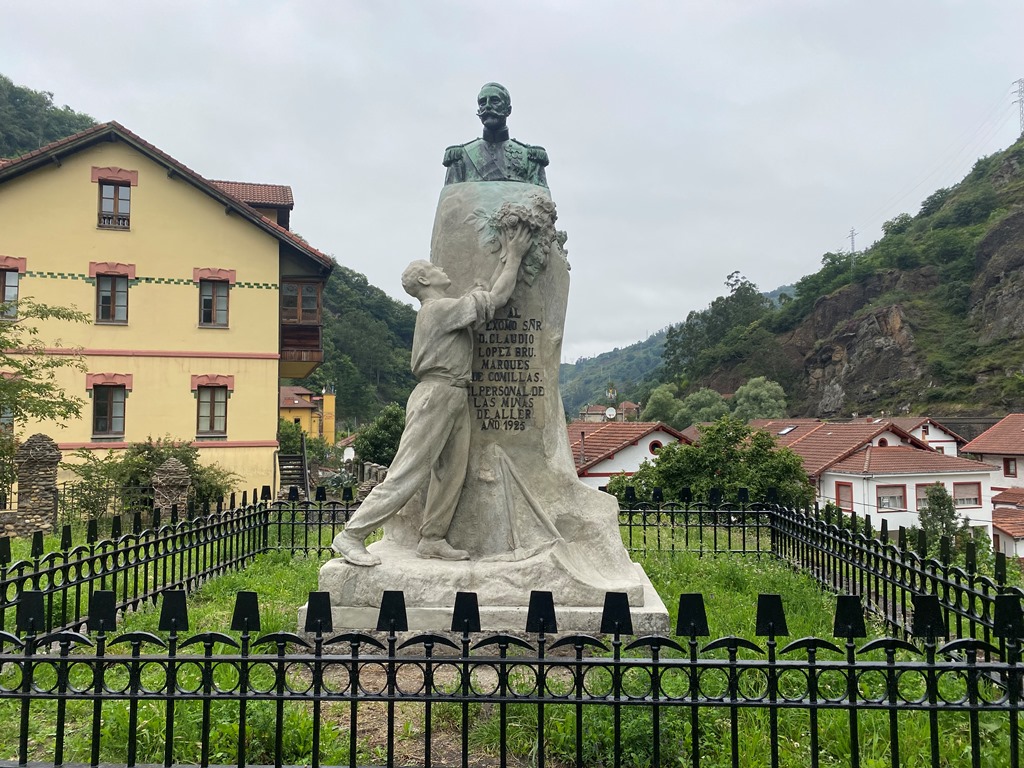 Restauración Escultura Marqués De Comillas Bustiello